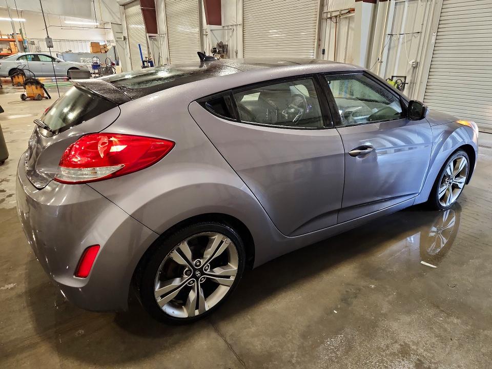Photo 3 from auction – 2012 HYUNDAI VELOSTER with VIN KMHTC6AD8CU053451