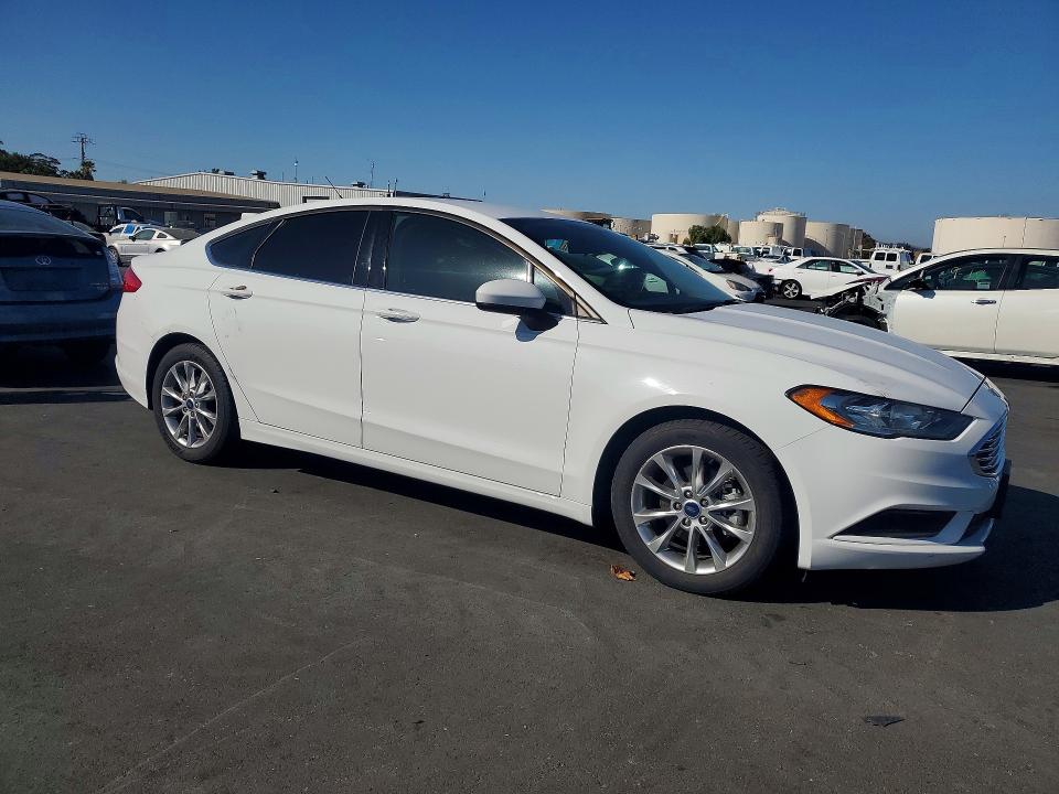 Zdjęcie 4 z aukcji – 2017 FORD FUSION z VIN 3FA6P0HD8HR313571