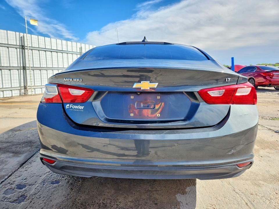 Photo 6 from auction – 2017 CHEVROLET MALIBU with VIN 1G1ZE5ST7HF105925