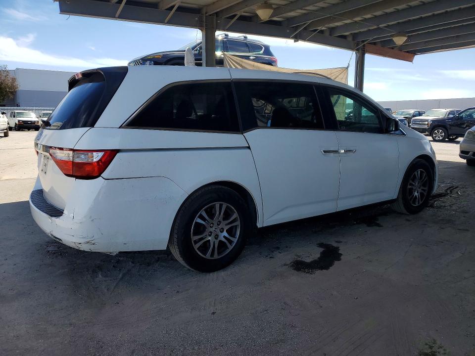 Photo 3 from auction – 2013 HONDA ODYSSEY with VIN 5FNRL5H66DB078830