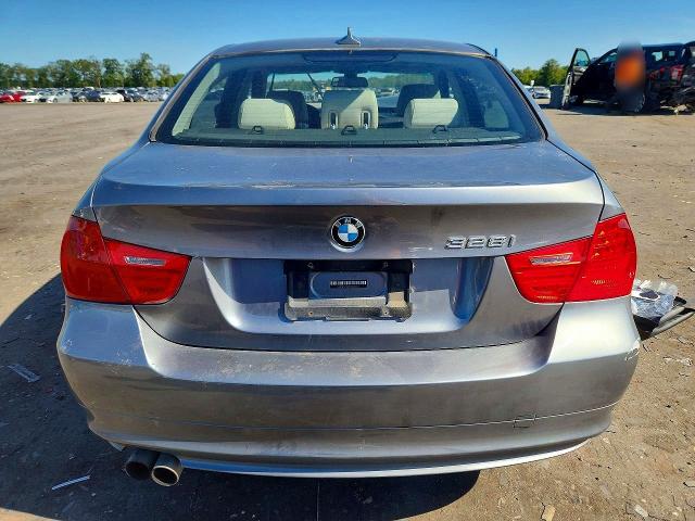 Photo 6 from auction – 2011 BMW 328 with VIN WBAPH7G53BNN06457
