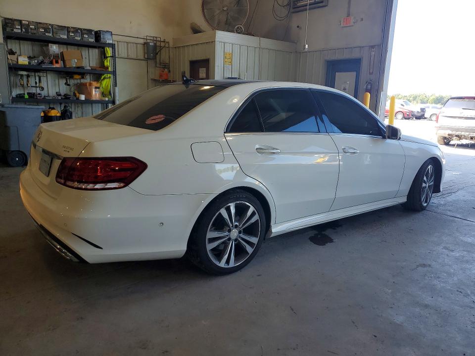 Photo 3 from auction – 2016 MERCEDES-BENZ E350 with VIN WDDHF5KB8GB172410