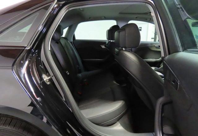 Foto 6 de la subasta – 2019 AUDI A4 con VIN WAUGMAF40KN014969