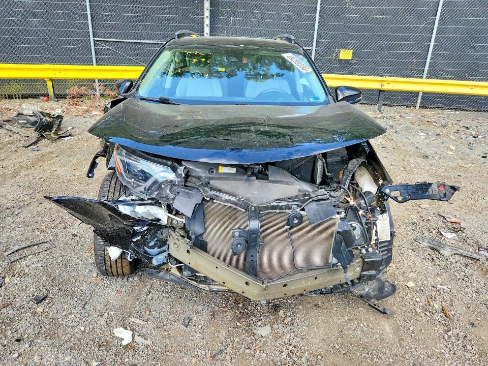 Снимка 5 от търг – 2017 TOYOTA RAV4 с VIN 2T3RFREV9HW678994