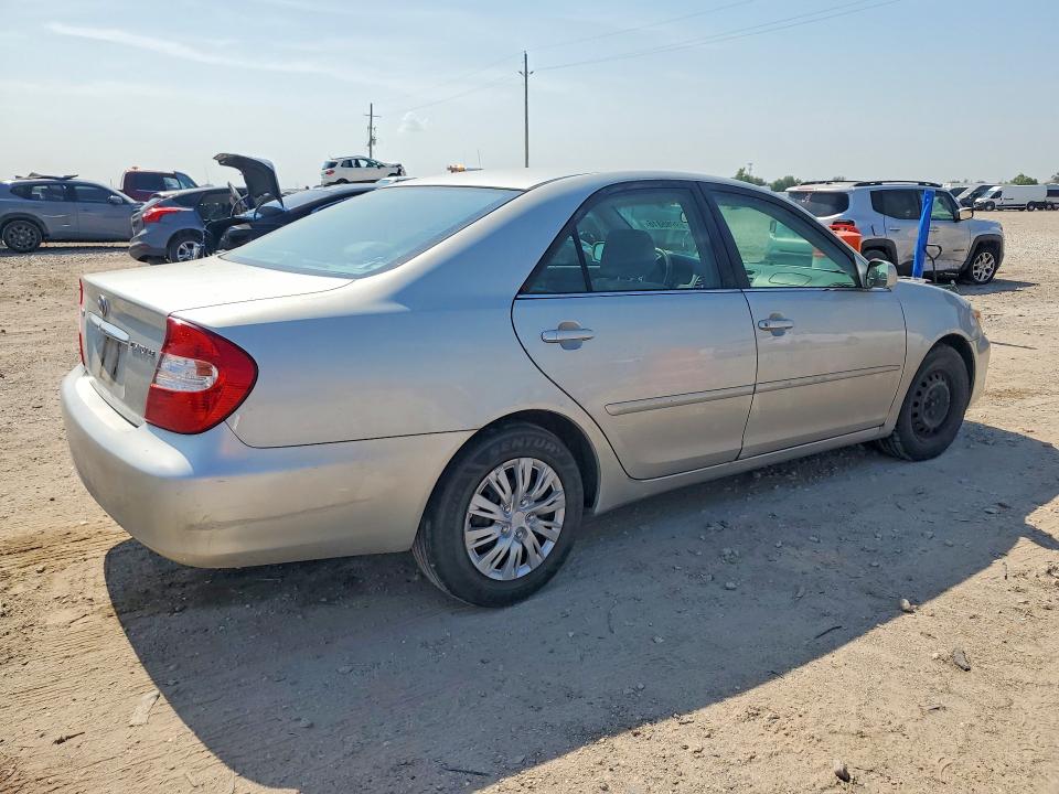 Снимка 3 от търг – 2002 TOYOTA CAMRY с VIN 4T1BE32K62U076792