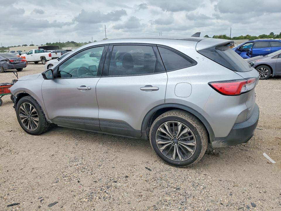 Photo 2 from auction – 2022 FORD ESCAPE with VIN 1FMCU0G64NUB21945