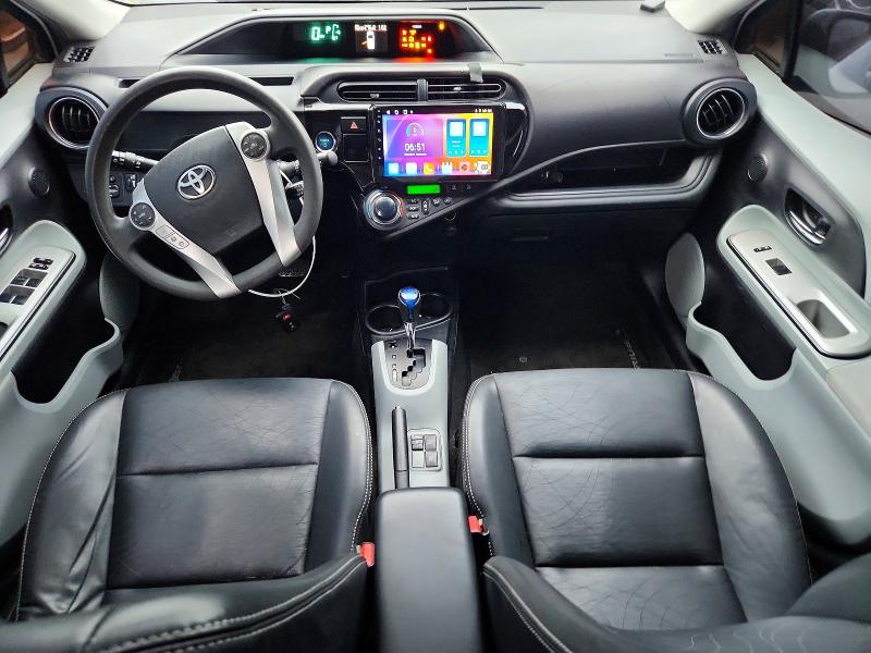 Zdjęcie 8 z aukcji – 2012 TOYOTA PRIUS C z VIN JTDKDTB39C1028061