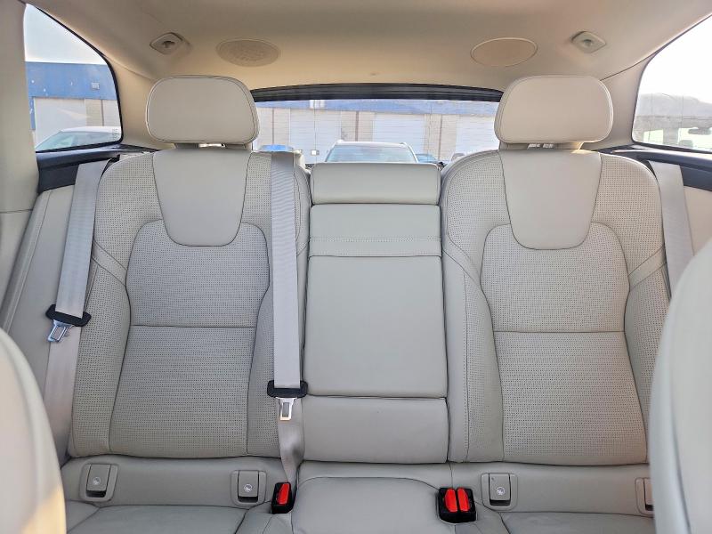 Photo 10 from auction – 2020 VOLVO XC60 with VIN YV4A22RL8L1418115