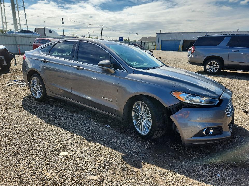 Foto 4 de la subasta – 2014 FORD FUSION con VIN 3FA6P0LU1ER195009