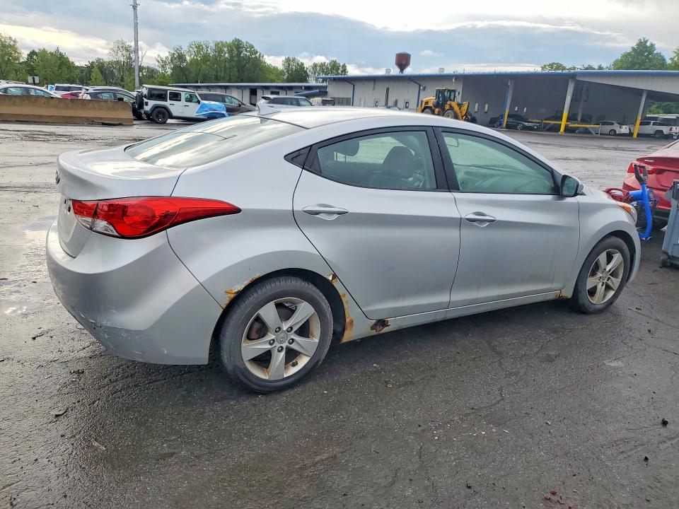 Photo 3 from auction – 2012 HYUNDAI ELANTRA with VIN KMHDH4AE6CU375606