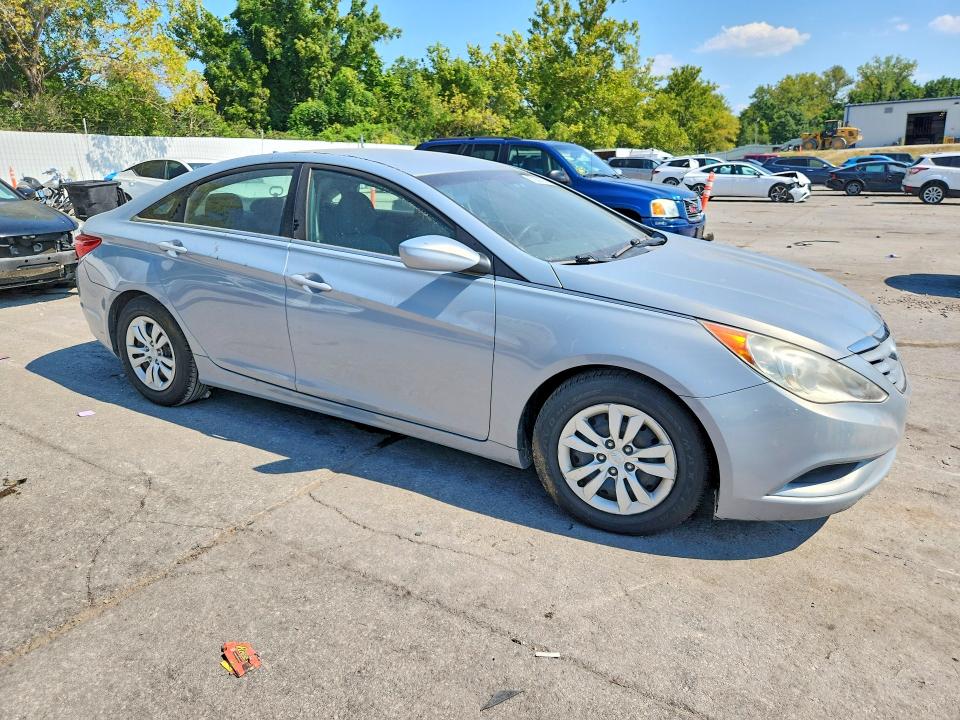 Photo 4 from auction – 2011 HYUNDAI SONATA with VIN 5NPEB4AC9BH073633