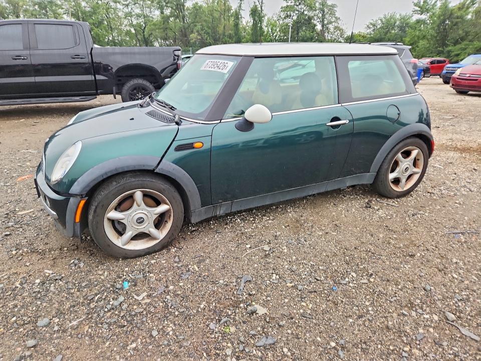 MINI COOPER 2003 with VIN WMWRC33413TE18214 - Photo from auction