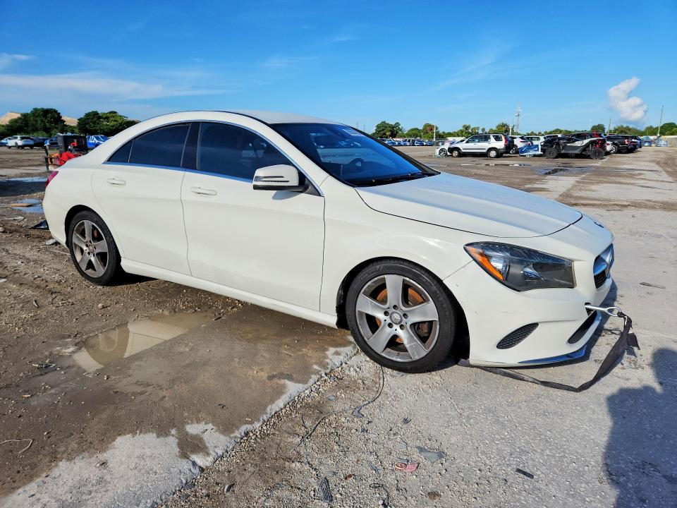 Photo 4 from auction – 2017 MERCEDES-BENZ CLA with VIN WDDSJ4EB6HN429283