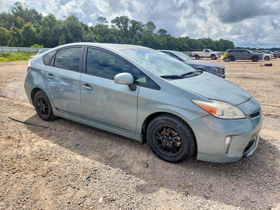 Photo 4 from auction – 2014 TOYOTA PRIUS with VIN JTDKN3DU7E1830100