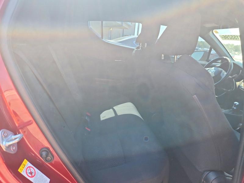 Photo 11 from auction – 2018 TOYOTA C-HR with VIN NMTKHMBX3JR029329