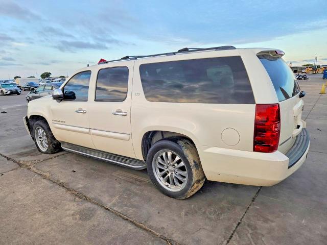 Photo 2 from auction – 2008 CHEVROLET SUBURBAN with VIN 1GNFC16J08R193272