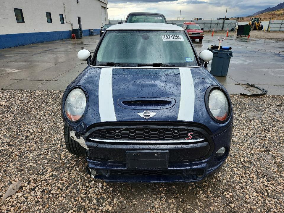 Photo 5 from auction – 2016 MINI COOPER with VIN WMWXP7C5XG2A43642