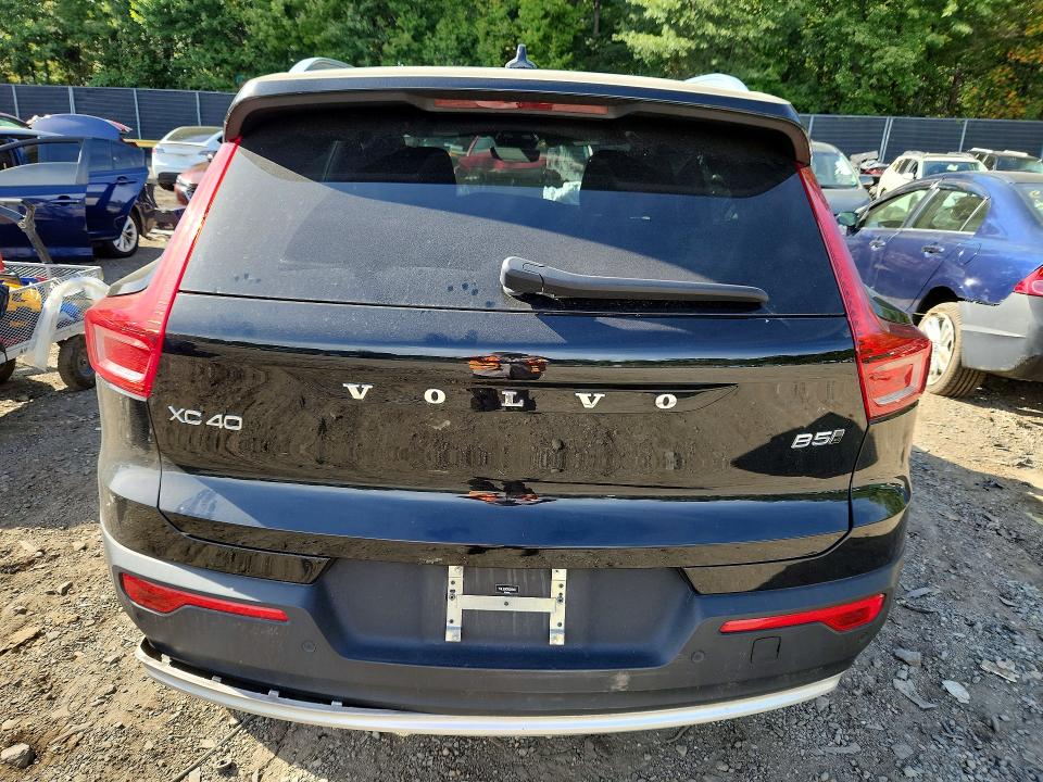 Фото 6 с аукциона – 2023 VOLVO XC40 с VIN YV4L12UK5P2946494