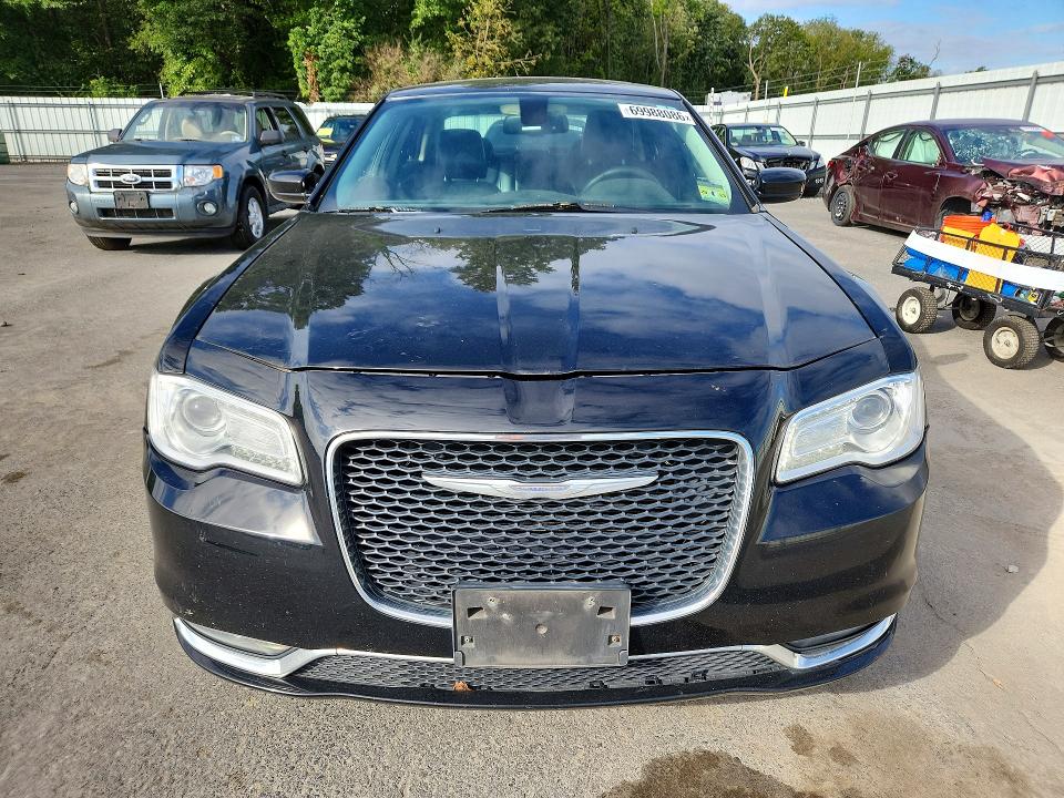 Photo 5 from auction – 2016 CHRYSLER 300 with VIN 2C3CCARGXGH161945