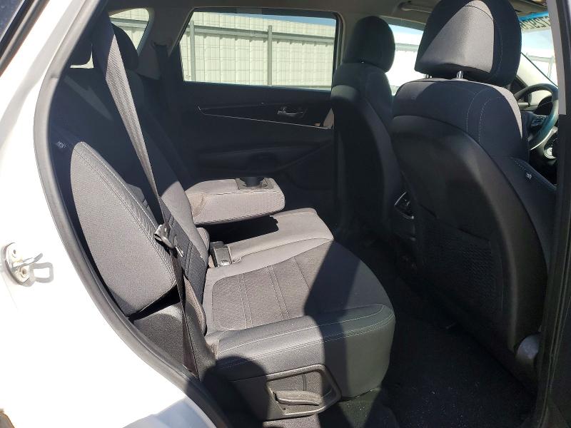 Foto 11 de la subasta – 2017 KIA SORENTO con VIN 5XYPGDA37HG296862
