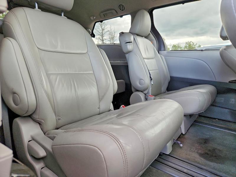 Photo 11 from auction – 2017 TOYOTA SIENNA with VIN 5TDYZ3DC5HS884623