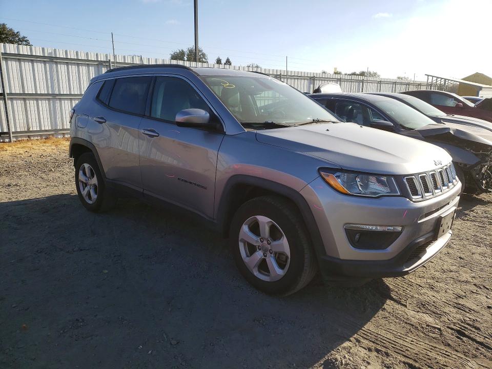 Снимка 4 от търг – 2019 JEEP COMPASS с VIN 3C4NJDBB0KT597133