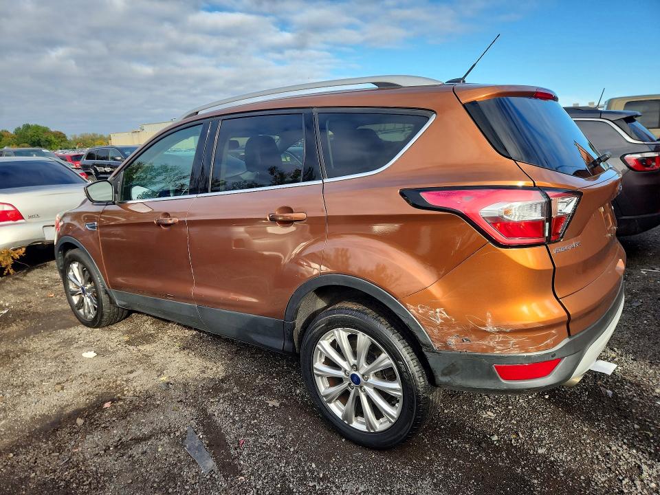 Foto 2 de la subasta – 2017 FORD ESCAPE con VIN 1FMCU9J9XHUE25356