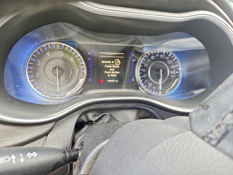 Foto 9 de la subasta – 2016 CHRYSLER 200 con VIN 1C3CCCAB5GN117371