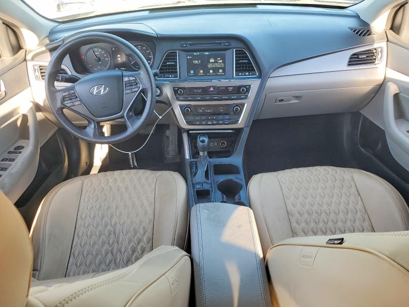 Снимка 8 от търг – 2017 HYUNDAI SONATA HYBRID с VIN KMHE24L17HA059589