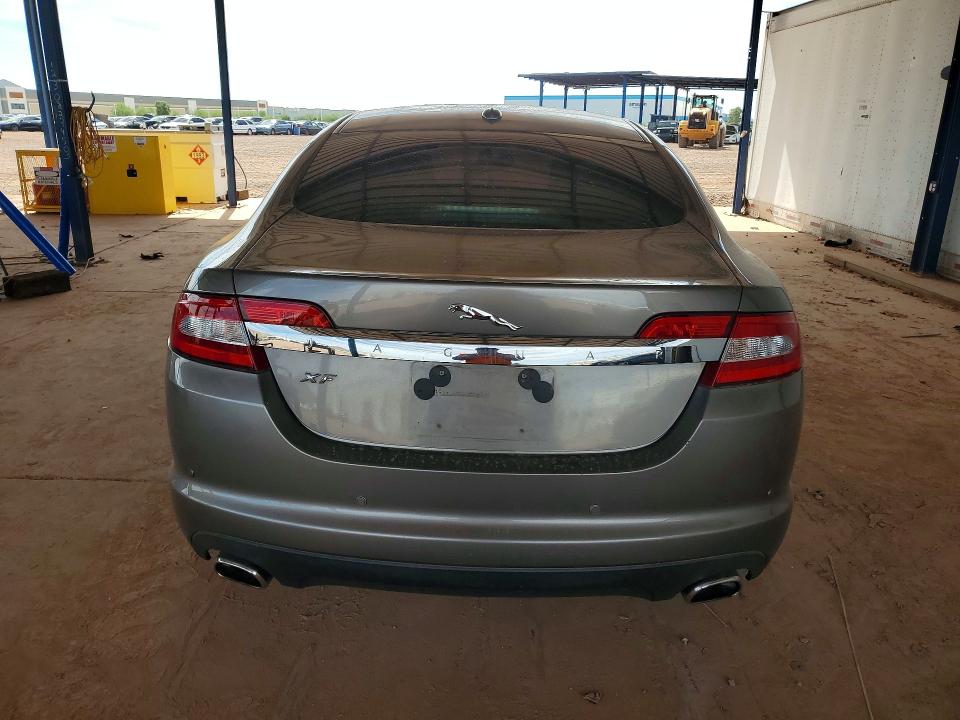 Zdjęcie 6 z aukcji – 2010 JAGUAR XF z VIN SAJWA0FA3AHR54334