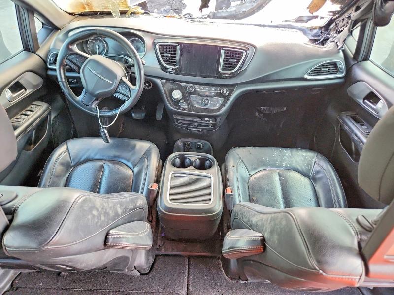 Photo 8 from auction – 2018 CHRYSLER PACIFICA with VIN 2C4RC1EG6JR204240