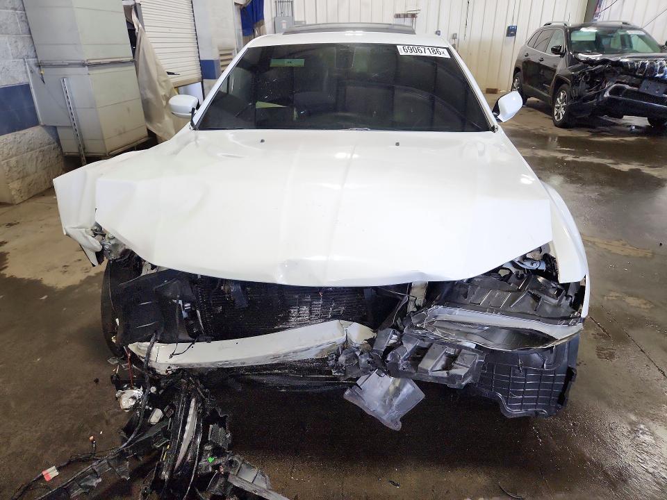 Снимка 5 от търг – 2022 CHRYSLER 300 с VIN 2C3CCABT4NH232741