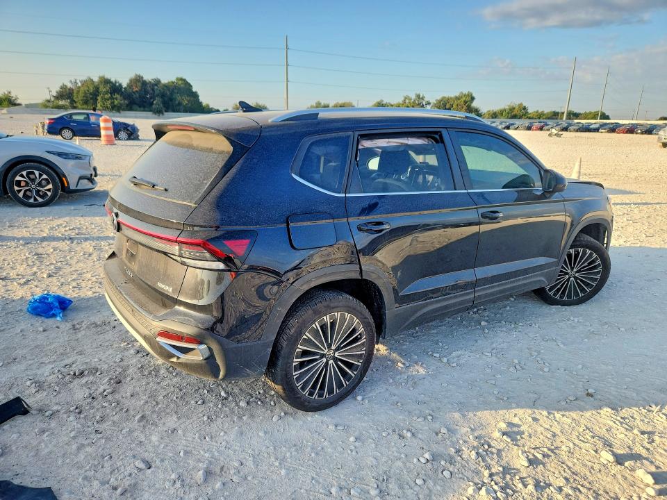 Снимка 3 от търг – 2025 VOLKSWAGEN TAOS с VIN 3VVSC7B28SM081175