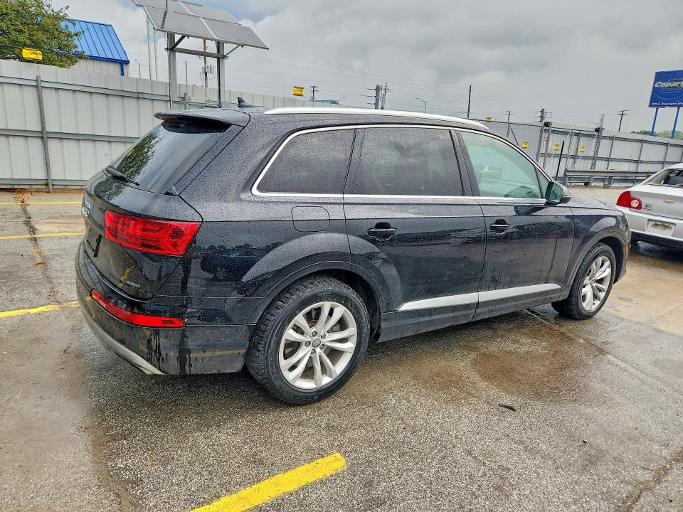 Снимка 3 от търг – 2019 AUDI Q7 с VIN WA1LAAF76KD044465