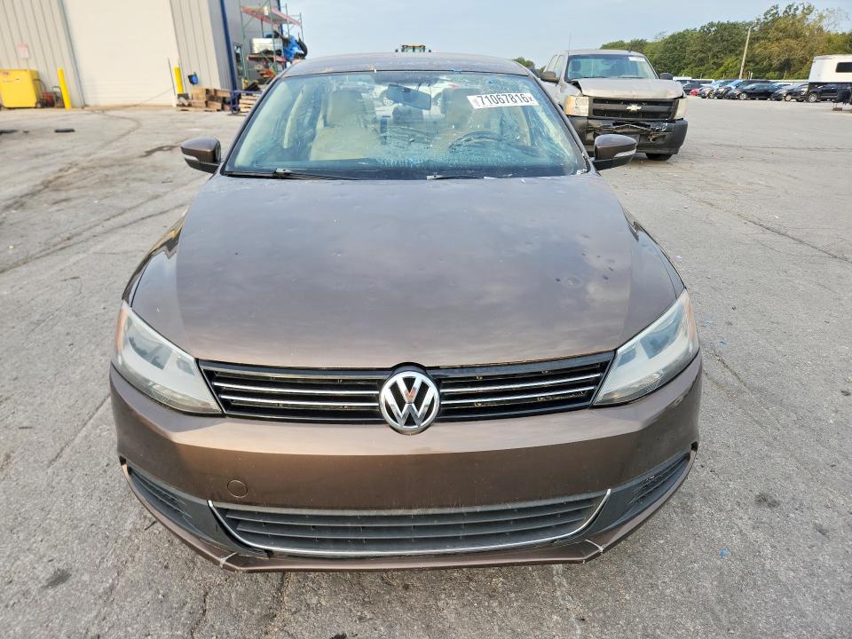 Photo 5 from auction – 2014 VOLKSWAGEN JETTA with VIN 3VW3L7AJ9EM416196