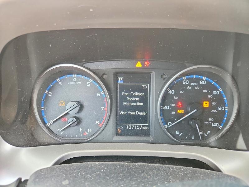 Photo 9 from auction – 2018 TOYOTA RAV4 with VIN JTMZFREV5JJ210278
