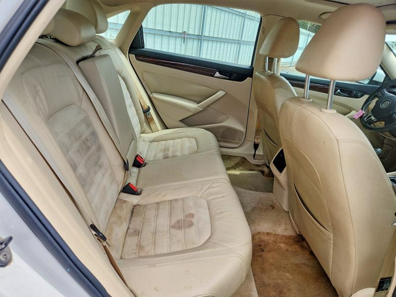 Photo 10 from auction – 2013 VOLKSWAGEN PASSAT with VIN 1VWCH7A30DC100706