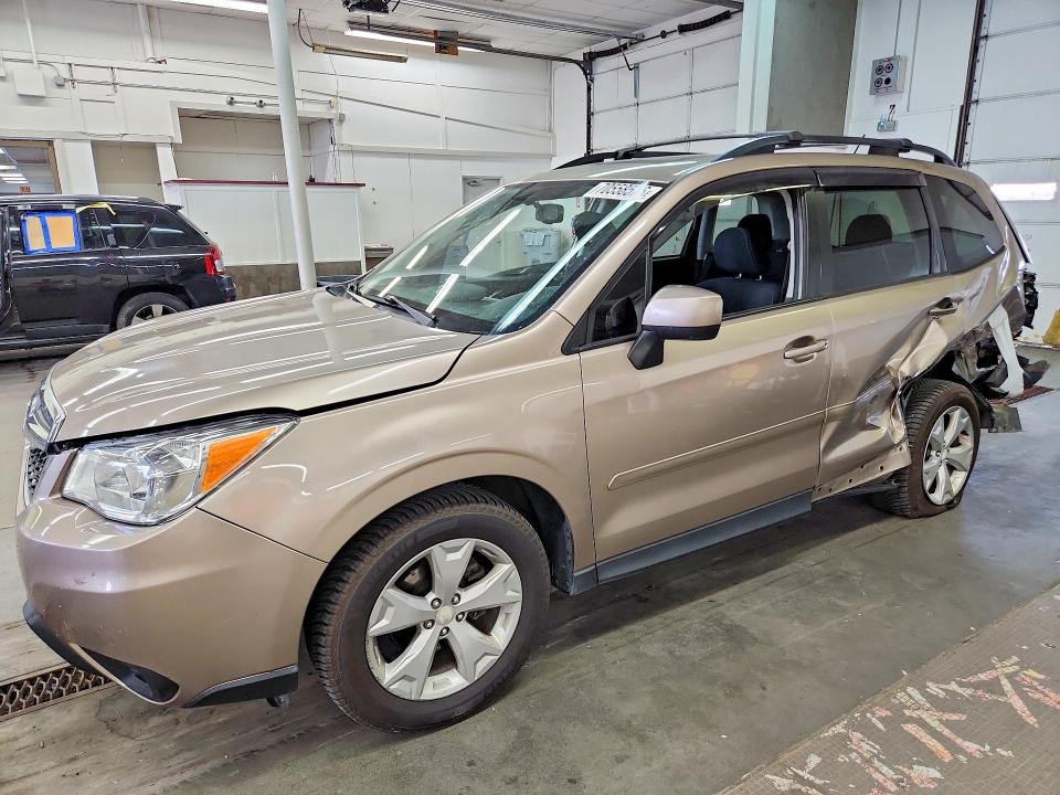 SUBARU FORESTER 2015 с VIN JF2SJADC8FG485571 - Снимка от търг