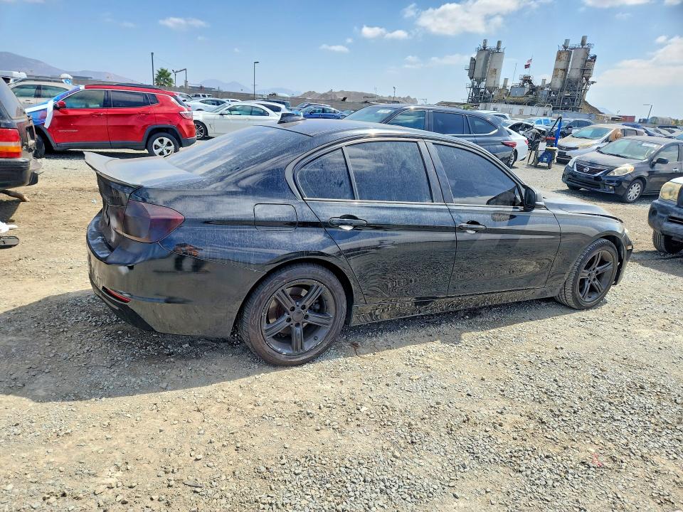 Снимка 3 от търг – 2015 BMW 328 с VIN WBA3D3C55FK157737