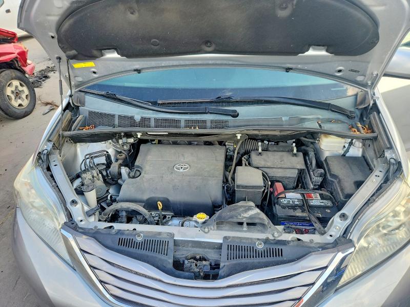 Photo 12 from auction – 2015 TOYOTA SIENNA with VIN 5TDYK3DC5FS682303