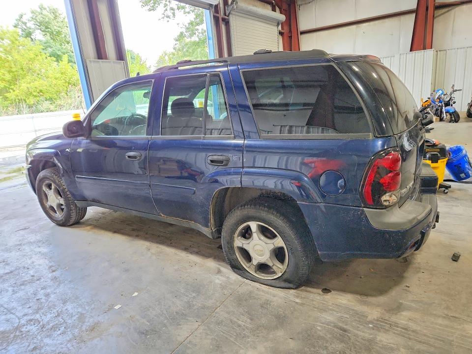 Photo 2 from auction – 2007 CHEVROLET TRAILBLAZER with VIN 1GNDT13S672217960