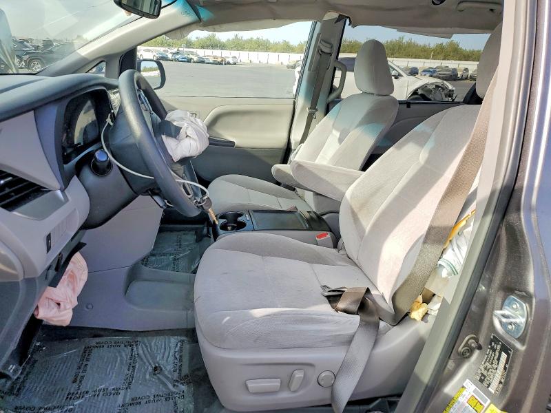 Снимка 7 от търг – 2015 TOYOTA SIENNA с VIN 5TDKK3DCXFS621308