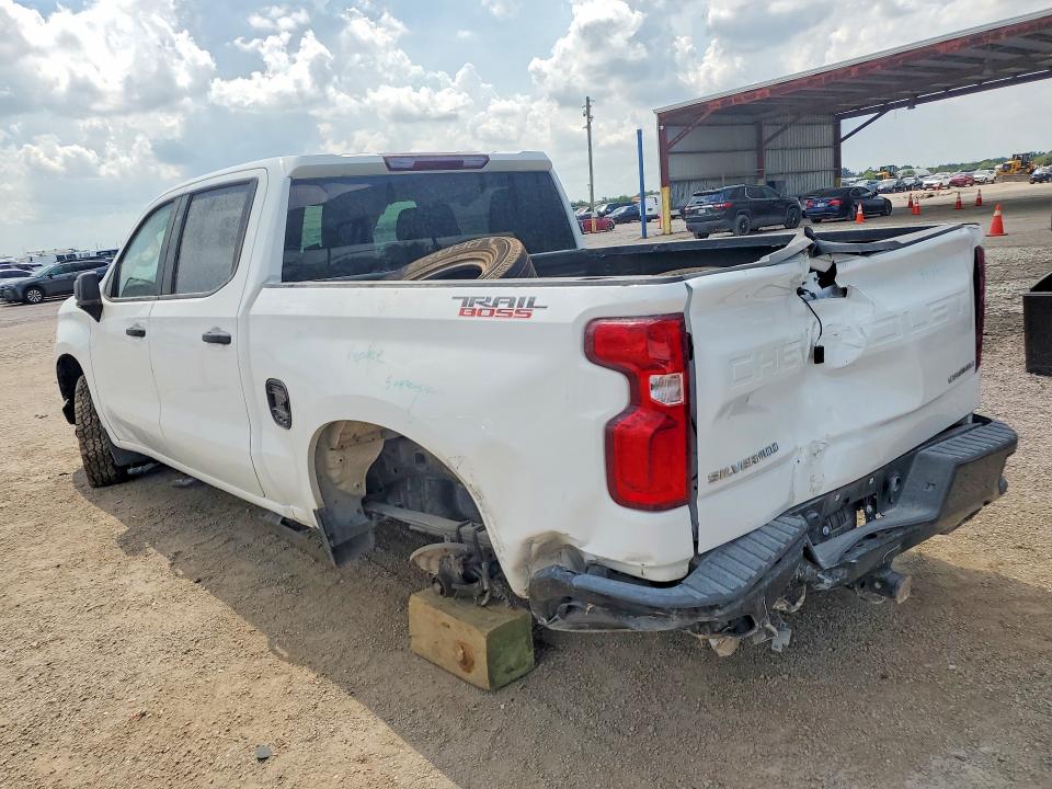 Photo 2 from auction – 2021 CHEVROLET SILVERADO with VIN 1GCPYCEF4MZ232964