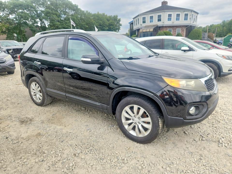 Photo 4 from auction – 2011 KIA SORENTO with VIN 5XYKT4A28BG142312