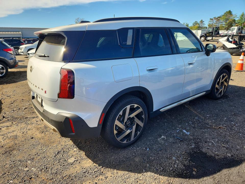 Photo 3 from auction – 2025 MINI COUNTRYMAN with VIN WMZ23GA01S7R50501