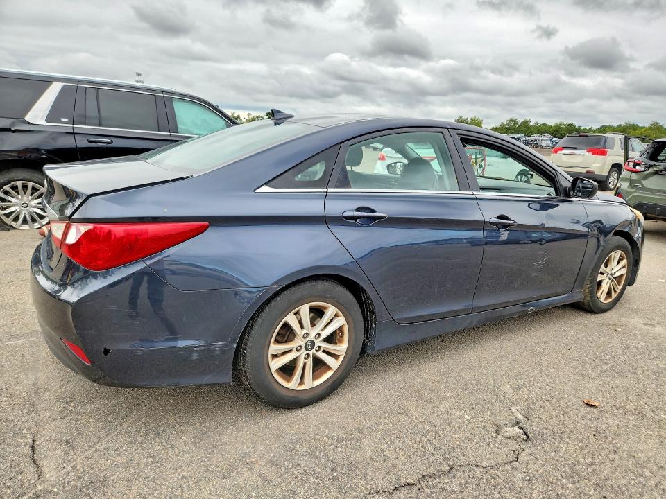Photo 3 from auction – 2014 HYUNDAI SONATA with VIN 5NPEB4AC5EH887332