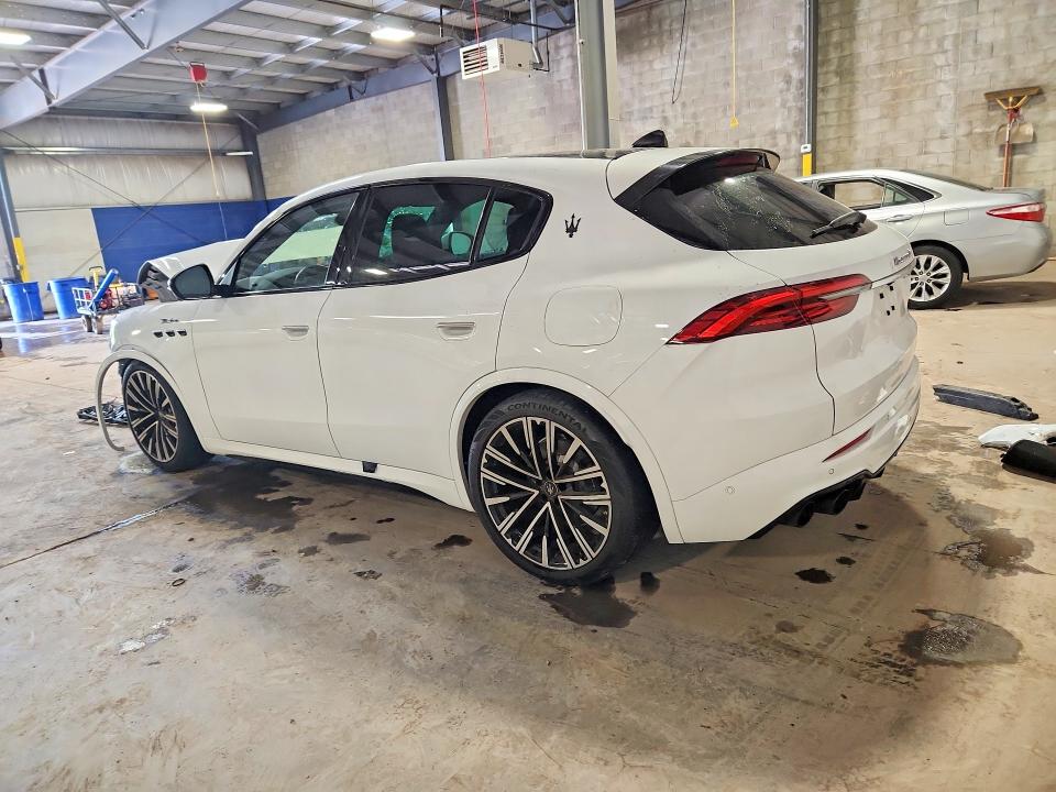 Photo 2 from auction – 2023 MASERATI GRECALE with VIN ZN682AVMXP7422310