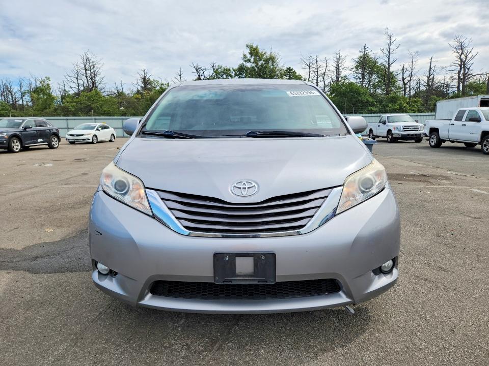Photo 5 from auction – 2015 TOYOTA SIENNA with VIN 5TDDK3DC0FS112692