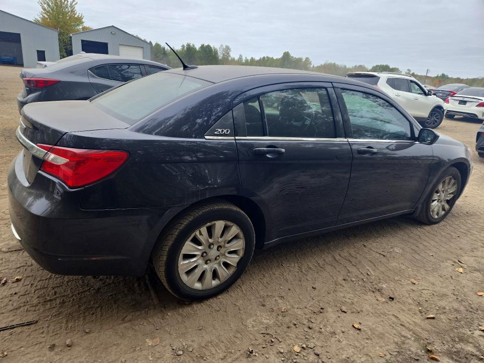 Photo 3 from auction – 2012 CHRYSLER 200 with VIN 1C3CCBAB0CN244906