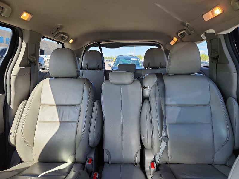 Photo 10 from auction – 2018 TOYOTA SIENNA with VIN 5TDYZ3DC9JS928399